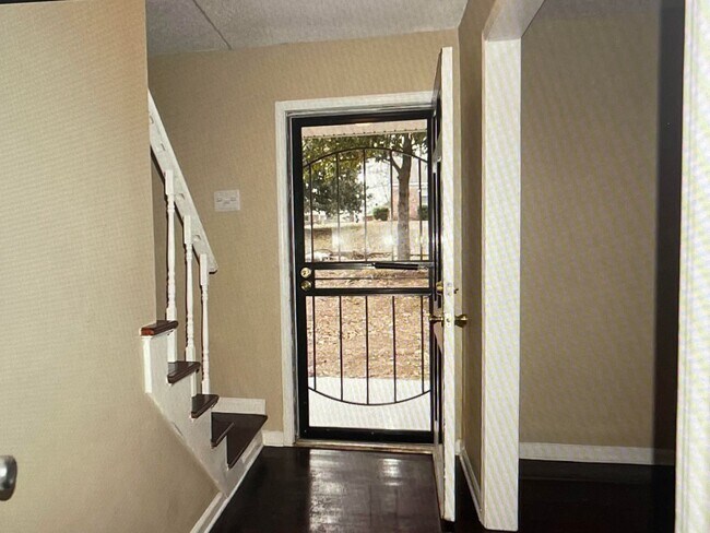Building Photo - Stage Road/Covington Pike Area NOW Available