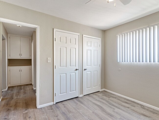 Building Photo - 1050 Gaviota Ave