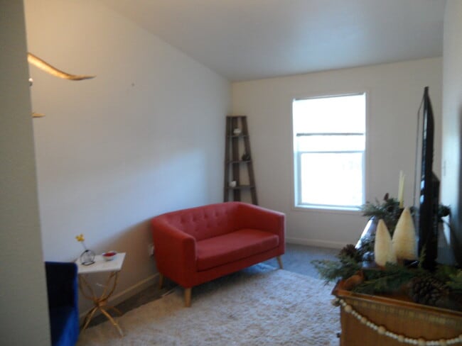 Building Photo - 371 N Lincoln St