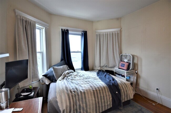 Foto del edificio - 67 Washburn Ave