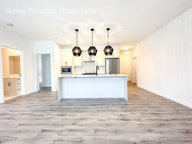 Photo du bâtiment - AMAZING MODERN 2 BEDS/ 2 BATHS CONDO