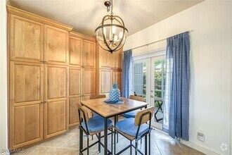 Building Photo - 832 Tanbark Dr