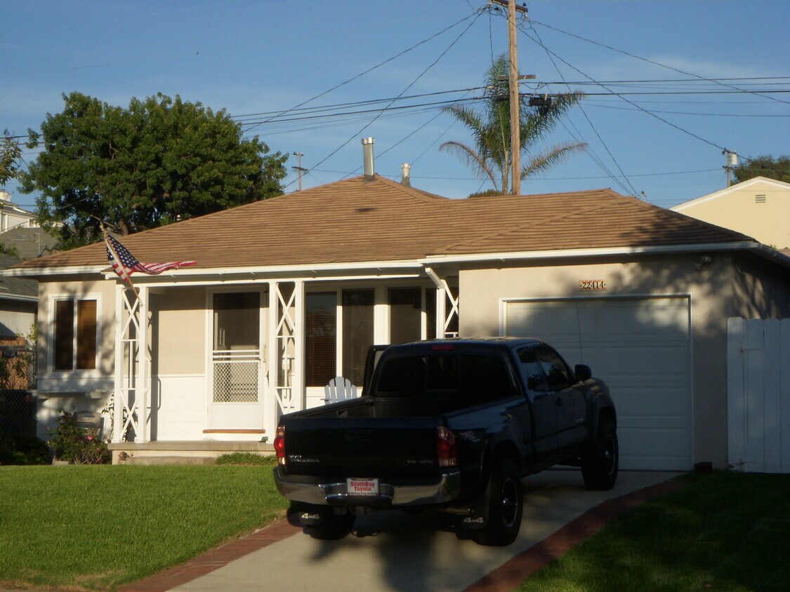 Primary Photo - 22414 Susana Ave
