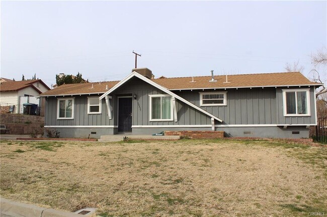 Building Photo - 38637 Yucca Tree St