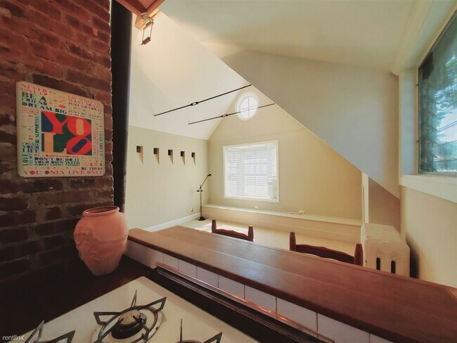 Building Photo - 1 br, 1 bath Condo - 30 Lincoln Ave