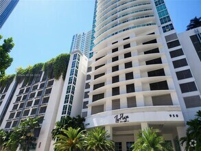 Building Photo - 950 Brickell Bay Dr
