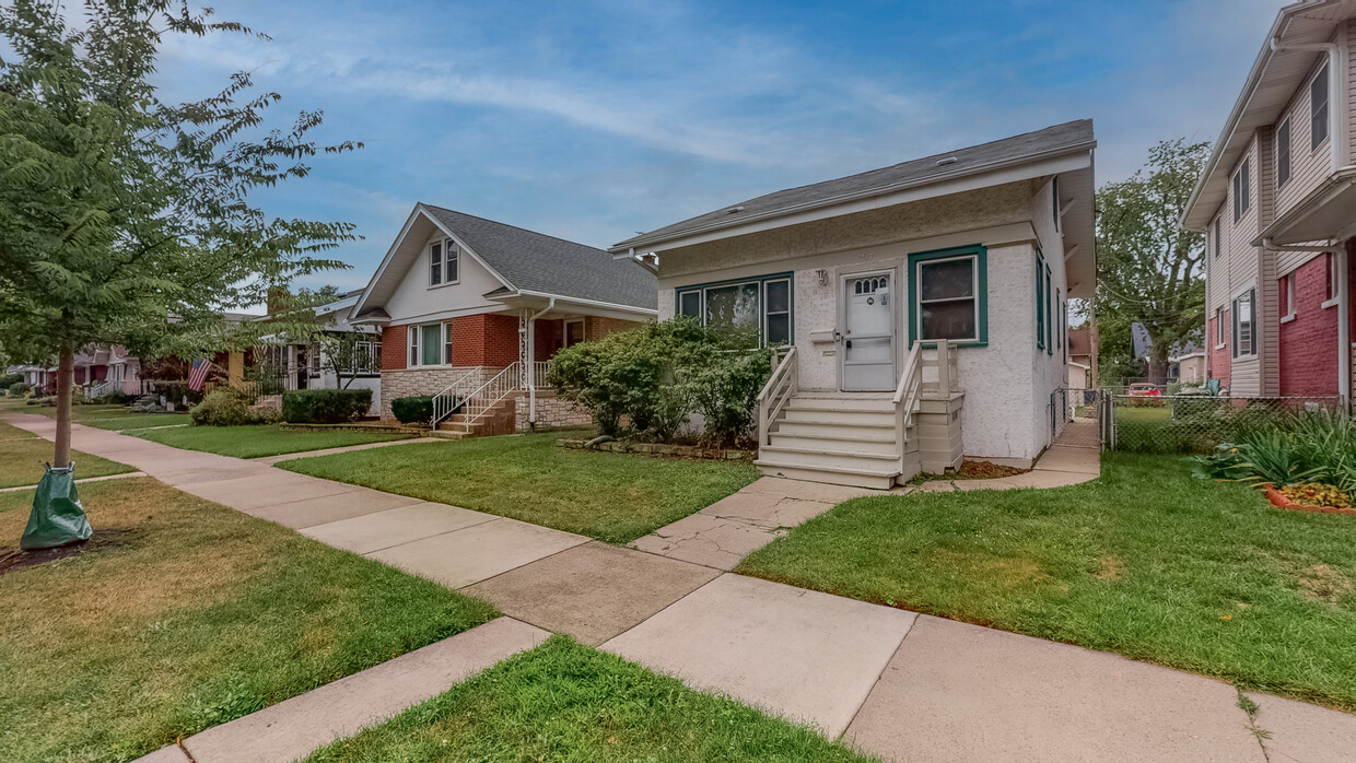 Primary Photo - 937 Mapleton Ave
