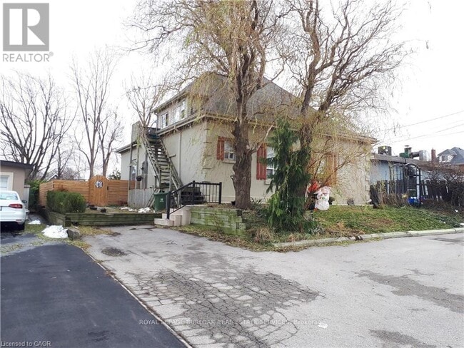 Building Photo - 303-303 E 19th St