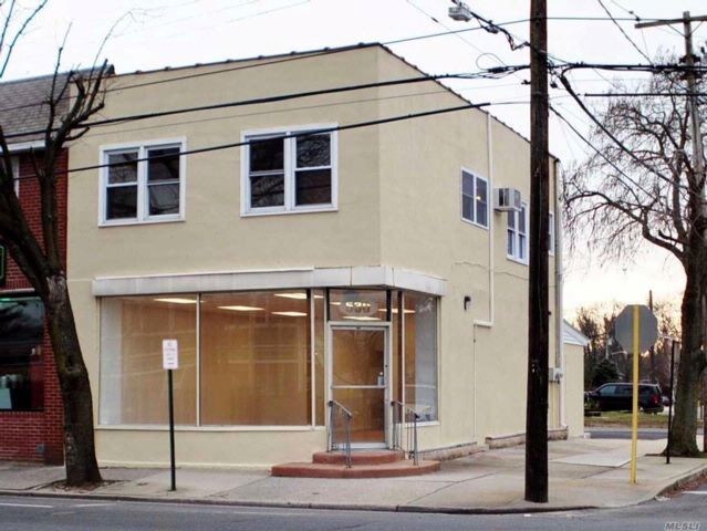 Primary Photo - 530 Merrick Rd