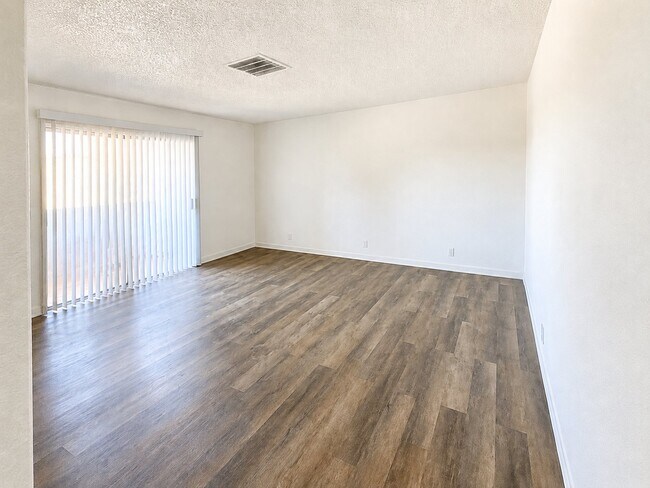 Foto del edificio - 4581 Macher Way