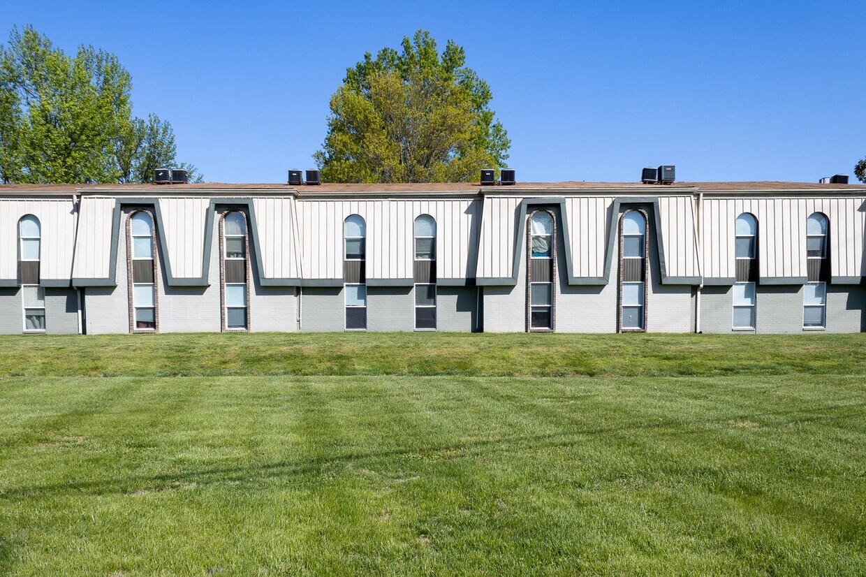 Bridgepointe Crossing Apartments in Jeffersonville, IN