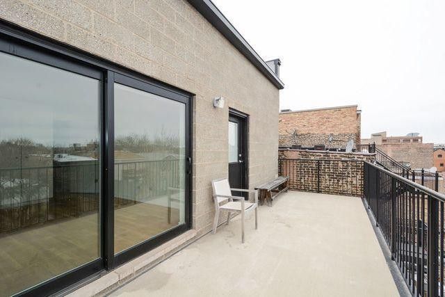 Foto del edificio - 1505 N Milwaukee Ave