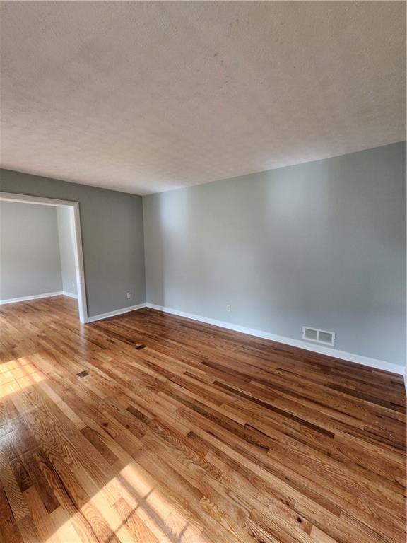 Building Photo - 626 Honeybear Ln