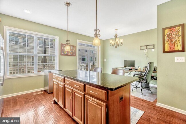 Foto del edificio - 23348 Madison Heights Terrace