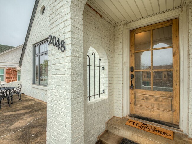 Foto del edificio - Stylish & Fully Furnished Mid-Term Rental in the Heart of OKC