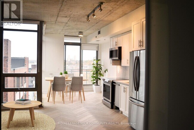 Photo du bâtiment - 630-630 Queen St E