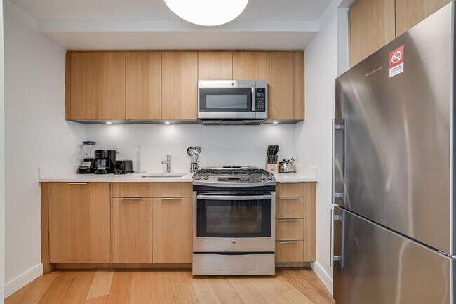 Building Photo - 625W W 57th St