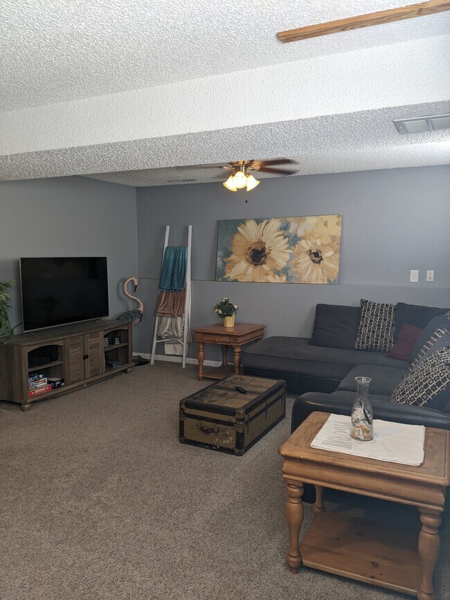 Furnished or not - 1545 Hathaway Dr