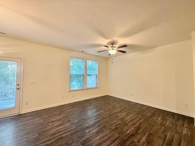 Building Photo - Spacious 3BD, 3.5BA Clayton Townhome with a Large Bonus Space Downstairs and Easy Access to Highways
