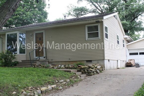 Building Photo - 1223 Mound Dr