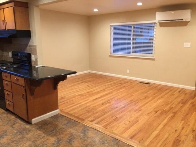 front room - 1440 Hillside Dr