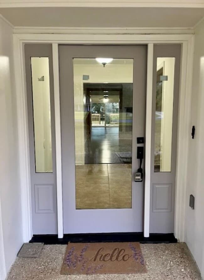 Building Photo - Beautiful 4 bed home in Excellent Location, off Airline Hwy minutes from new Woman's Hospital