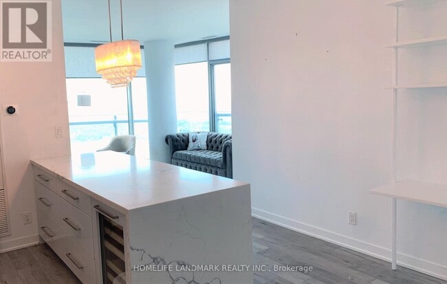 Building Photo - 12 York St