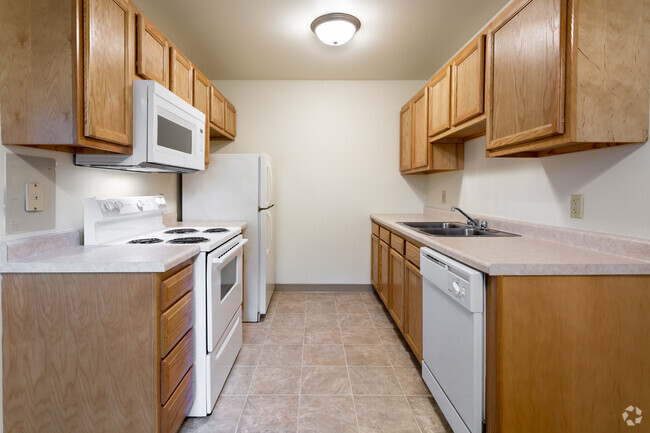 1BR,1BA,750SF - Avery Glen Apartments