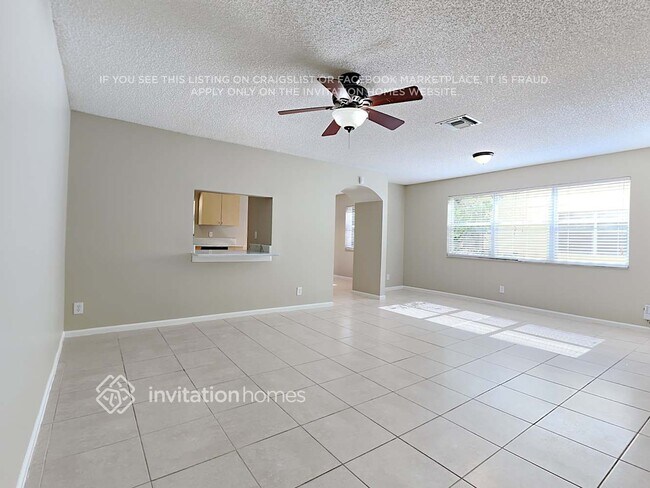 Foto del edificio - 901 Imperial Lake Rd