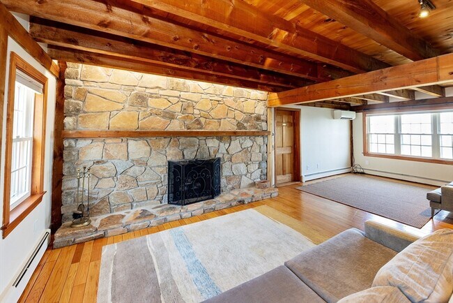 Building Photo - 174 Endicott Ave