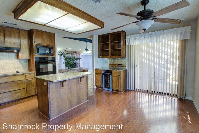 Foto del edificio - 3 br, 2 bath House - 1200 Sierra Dr