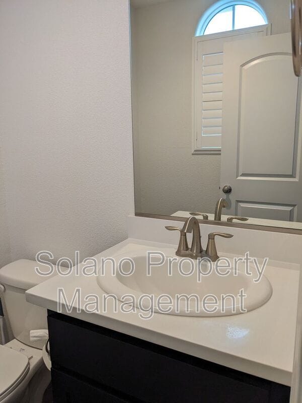 Building Photo - 537 Lavender Dr