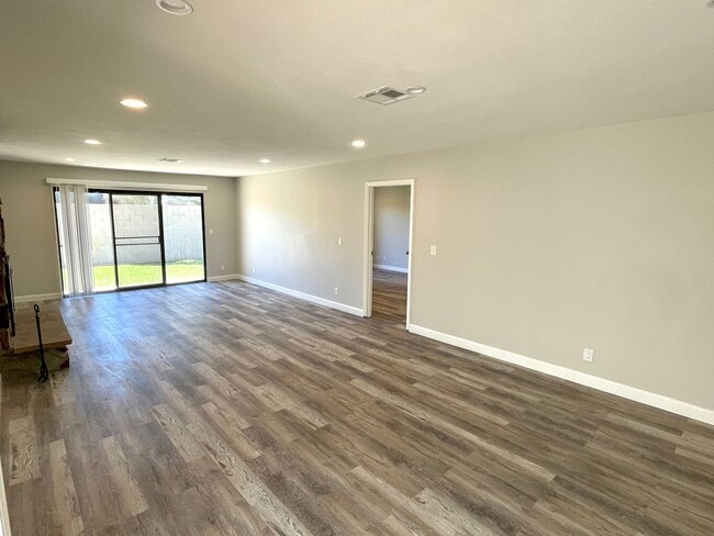 Foto del edificio - SINGLE STORY!! GATED COMMUNITY!! HIDDEN TR...