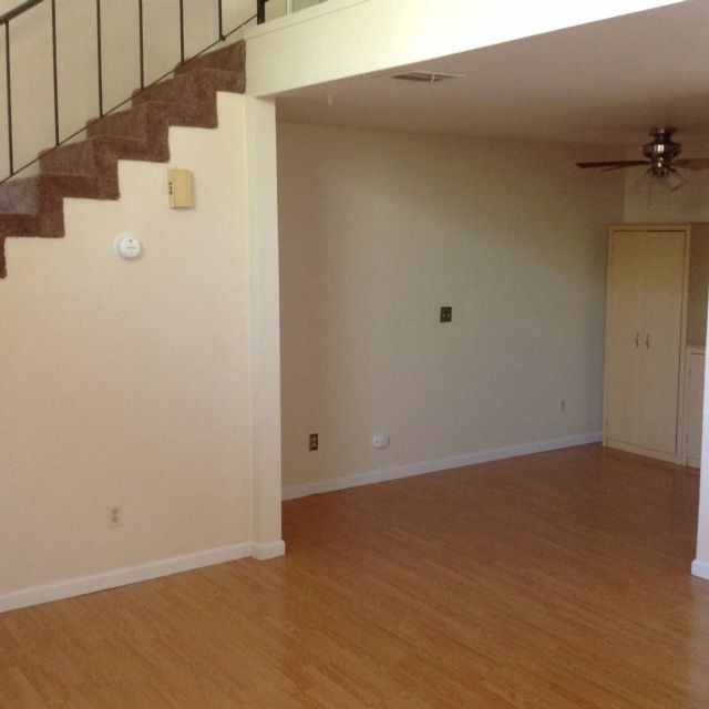 Building Photo - Condo For Rent in Modesto