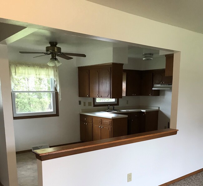 kitchen dining area - 2309 4 Mile Rd