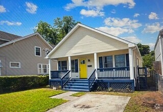 Building Photo - 1040 W 35th St