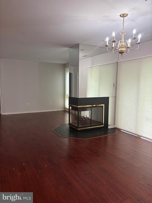 Foto del edificio - 5006 Dorsey Hall Dr
