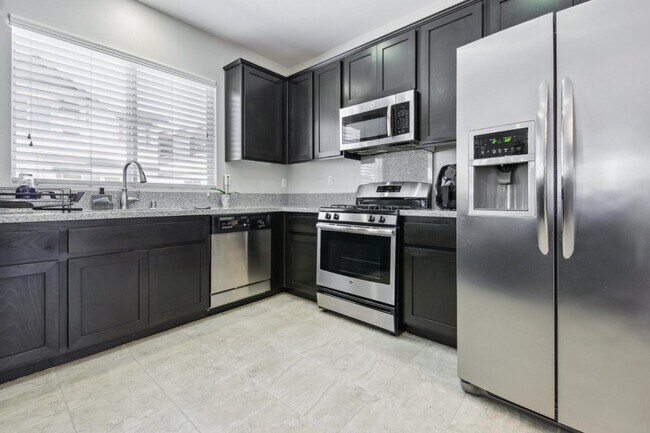 Building Photo - 6958 Stanza Ct