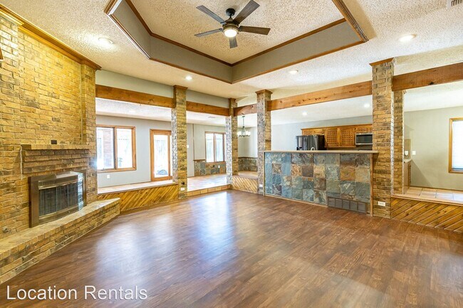 Foto del edificio - 3 br, 2 bath House - 5222 85th Street