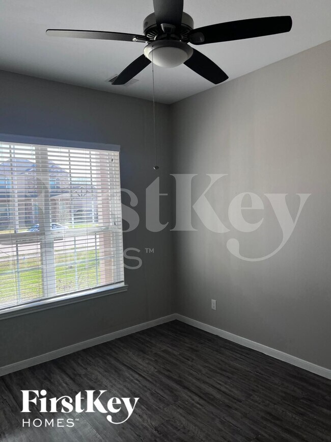 Foto del edificio - 6434 Upper Leaf Ct