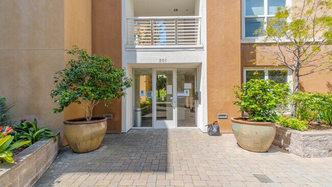 Foto del edificio - 301 Crescent Ct