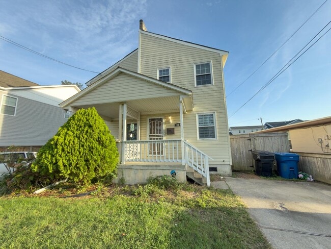 Photo - 722 16th St House