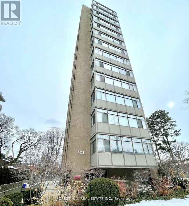 Building Photo - 423 Avenue Rd