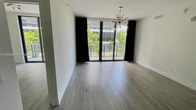 Foto del edificio - 2960 NE 207th St