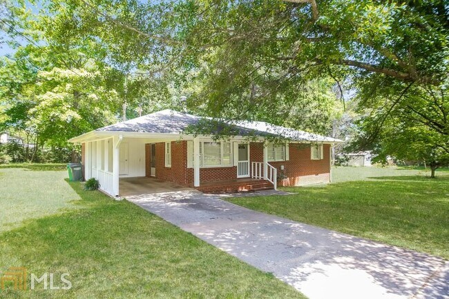 Building Photo - 5113 Hiram Lithia Springs Rd SW