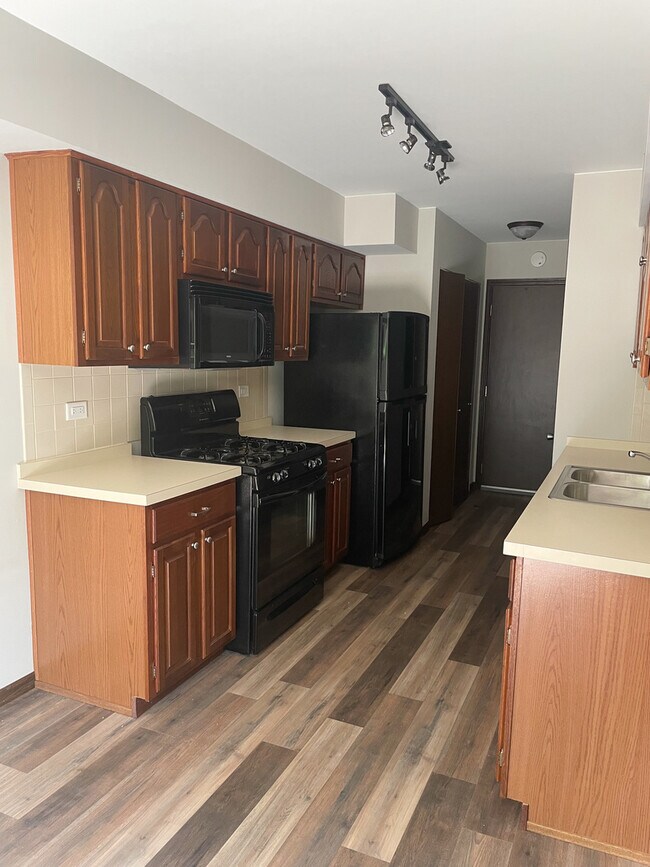 Foto del edificio - 9338 Sunrise Ln