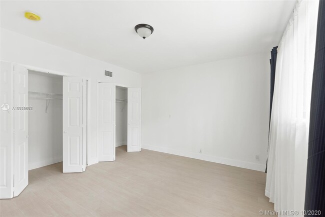 Foto del edificio - 1050 95th St