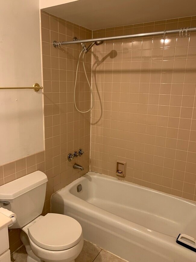 Foto del edificio - 5400 Carriageway Dr