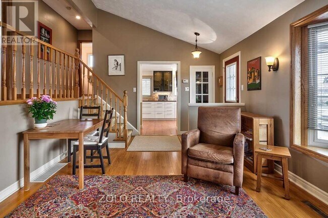 Photo du bâtiment - 2339 REDFERN Rd