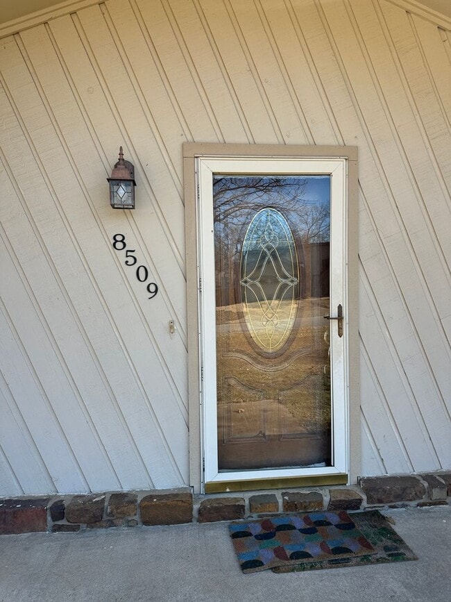 Building Photo - 1625.00 Move-In-Special